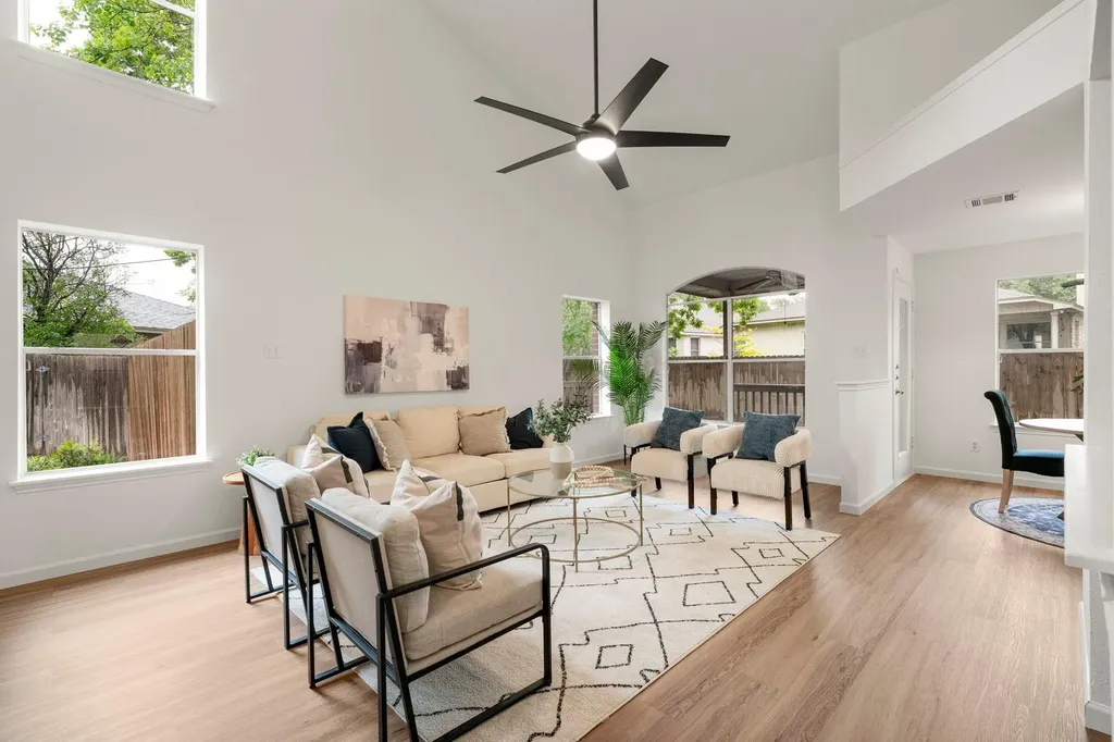 9109 Hoffman Cove Austin TX 78749