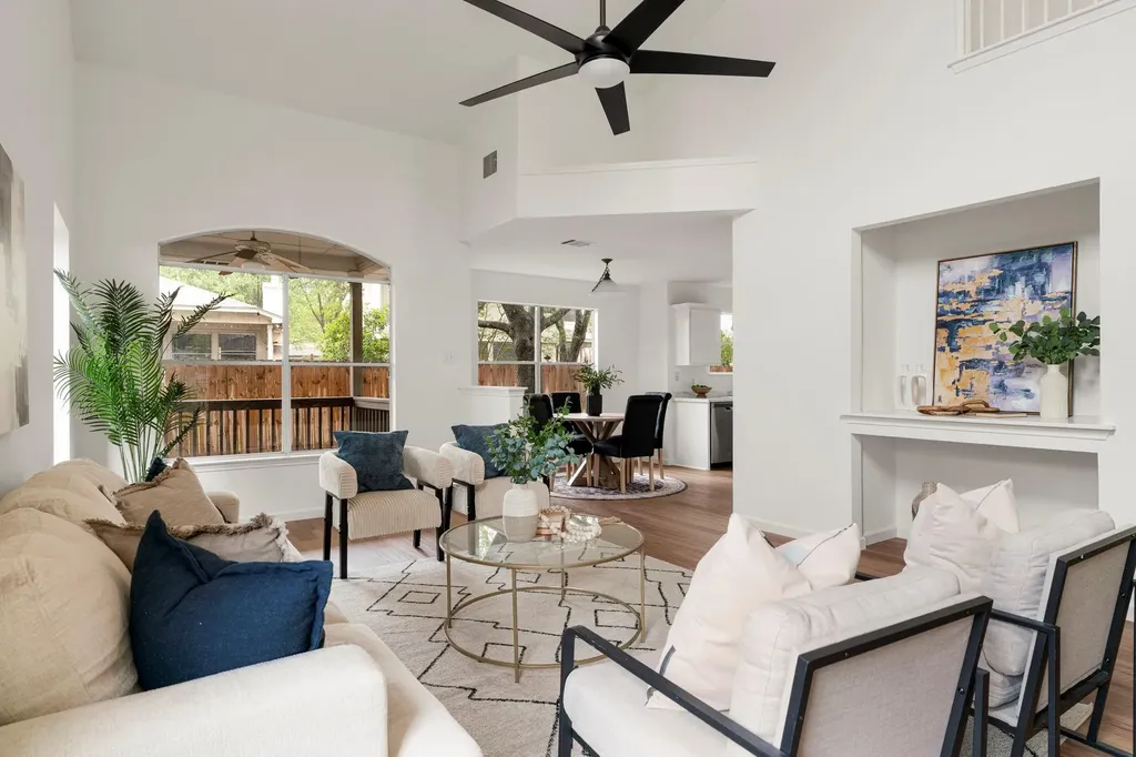 9109 Hoffman Cove Austin TX 78749