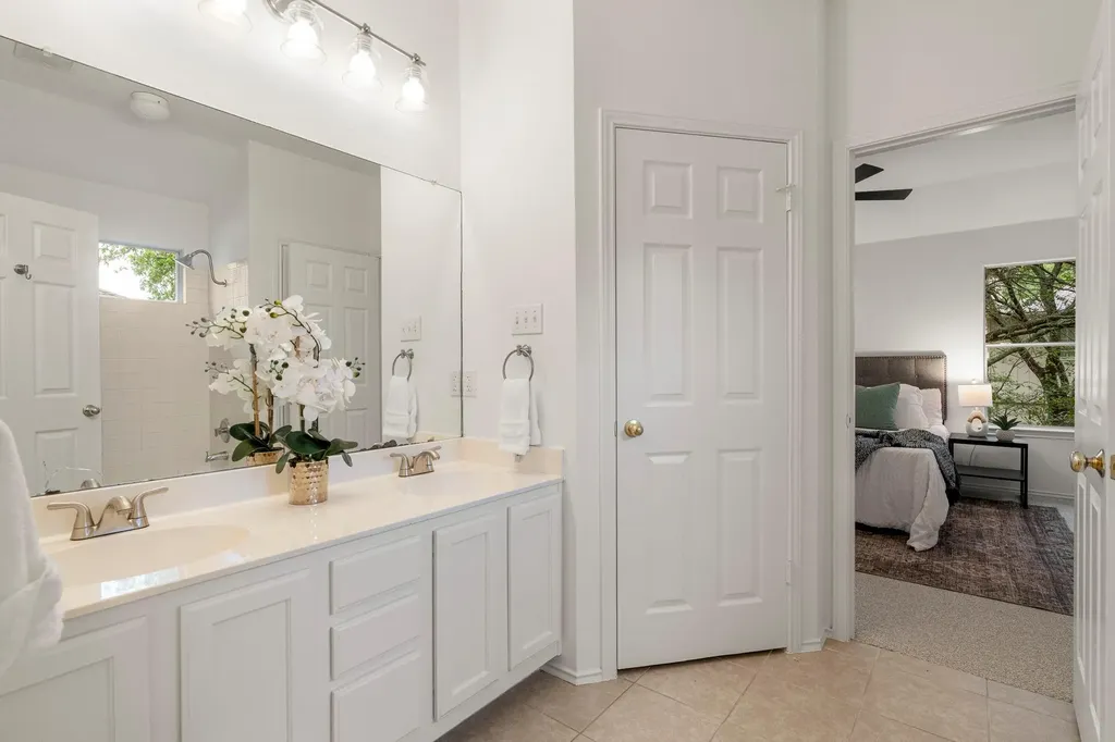 9109 Hoffman Cove Austin TX 78749