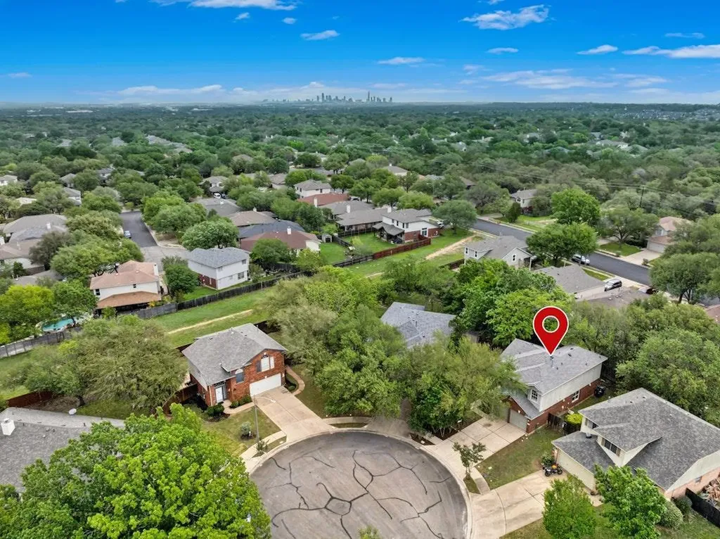 9109 Hoffman Cove Austin TX 78749
