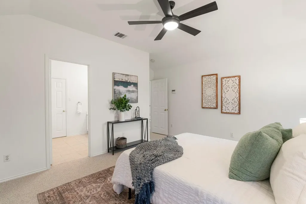 9109 Hoffman Cove Austin TX 78749