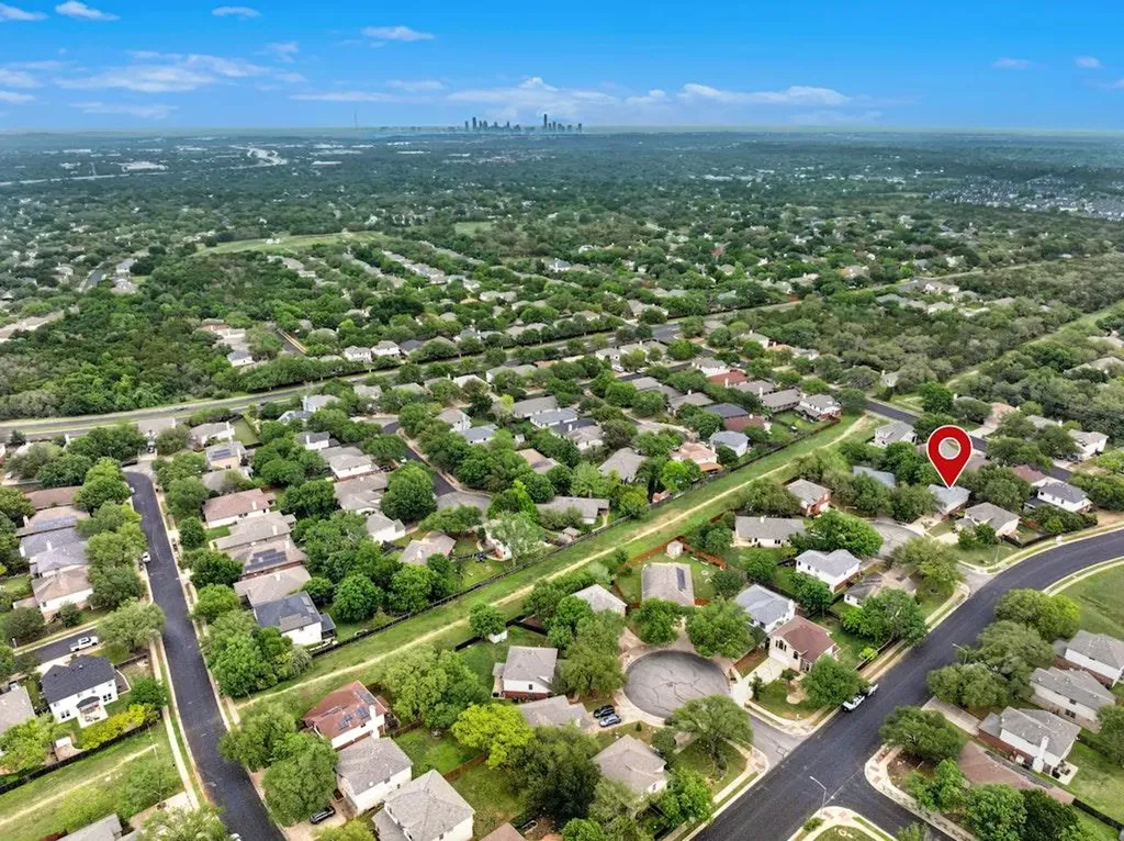 9109 Hoffman Cove Austin TX 78749