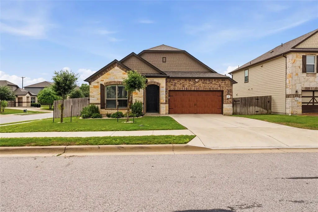 105 West Point Way Elgin TX 78621