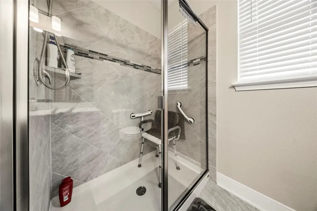 105 West Point Way Elgin TX 78621
