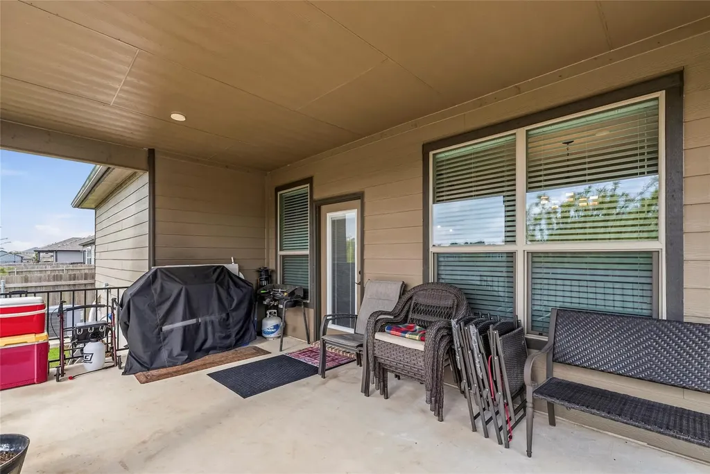 105 West Point Way Elgin TX 78621