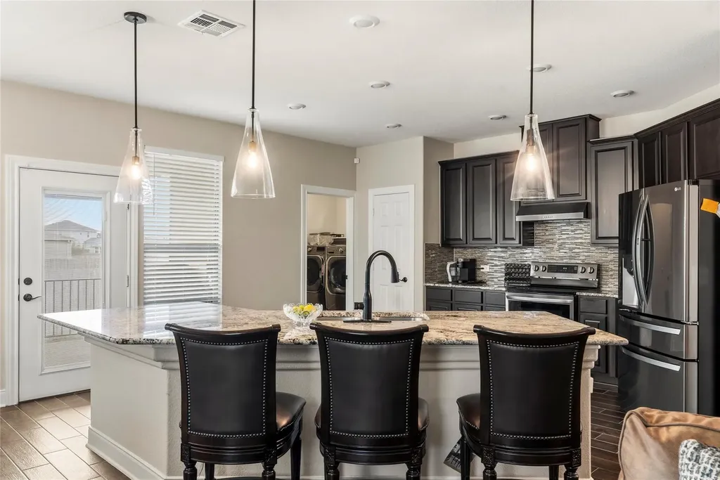 105 West Point Way Elgin TX 78621