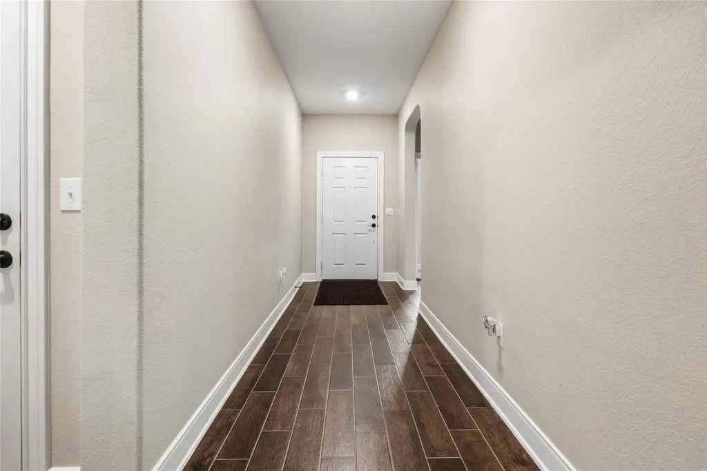 105 West Point Way Elgin TX 78621