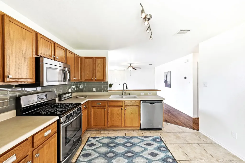 148 Pearl Lake Drive Kyle TX 78640