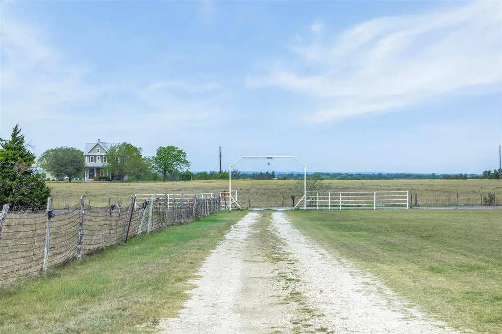 763 Upper Elgin River Road Elgin TX 78621