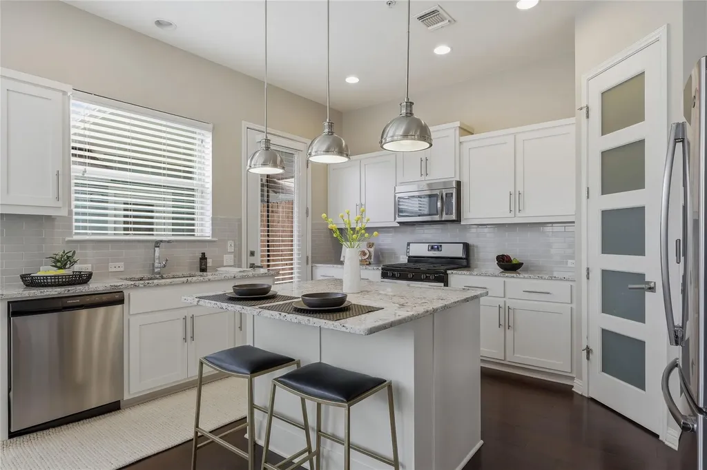 2925 Zach Scott Street Austin TX 78723