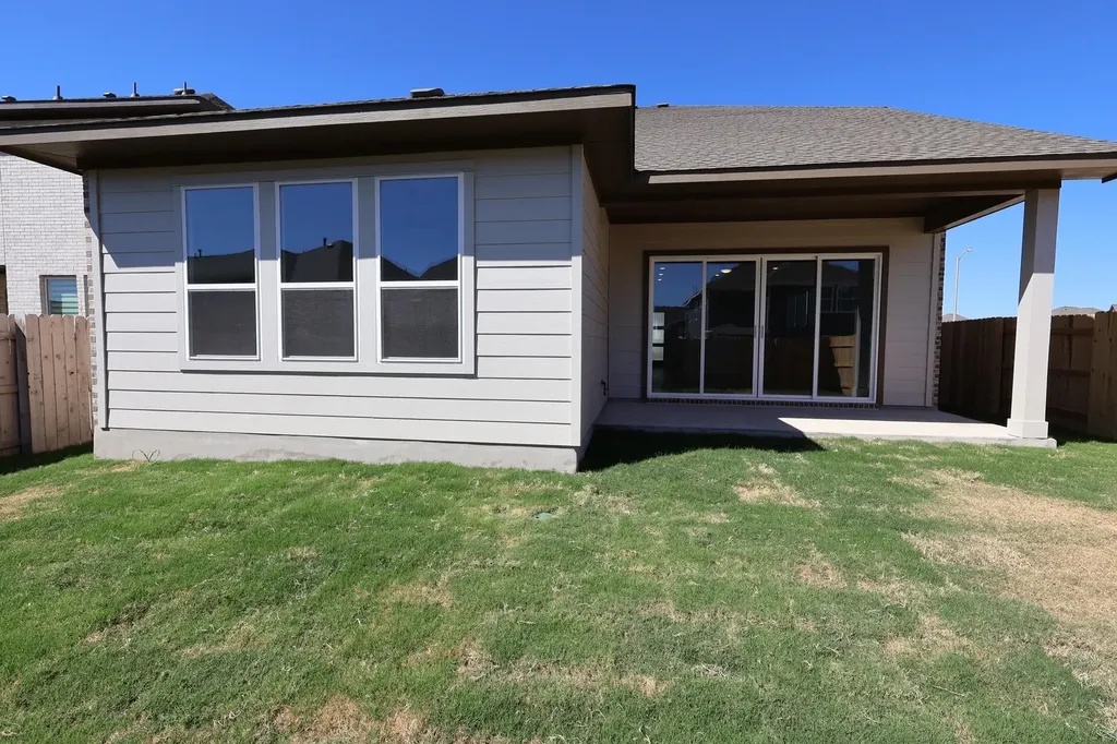 416 Lariat Loop Liberty Hill TX 78642