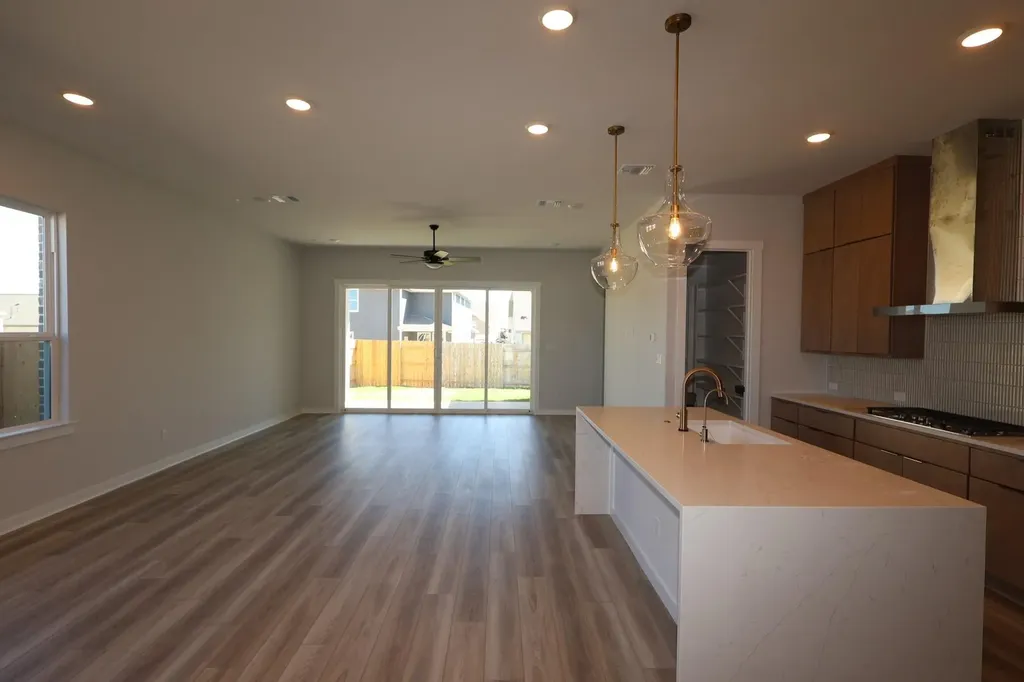416 Lariat Loop Liberty Hill TX 78642