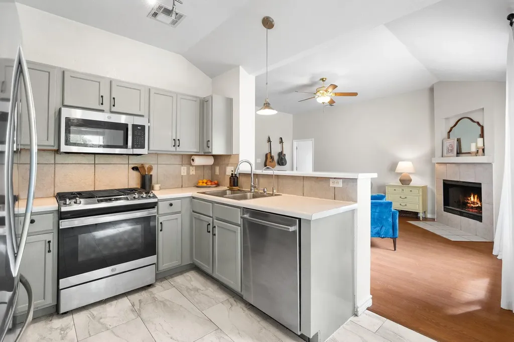 304 Adkins Cove Georgetown TX 78626