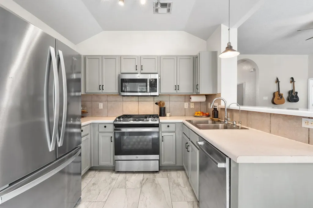 304 Adkins Cove Georgetown TX 78626