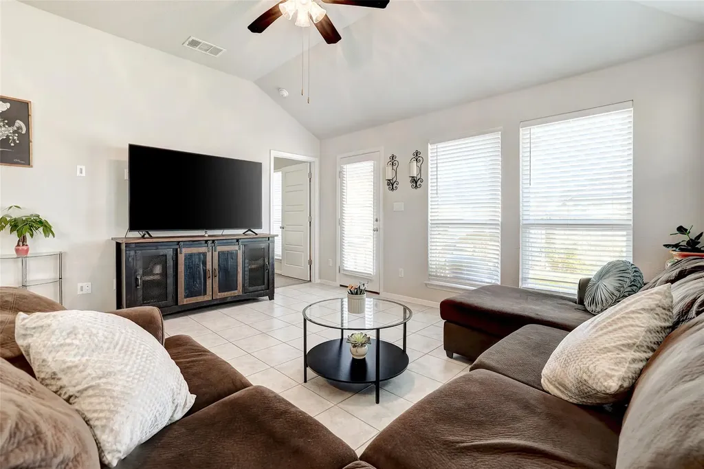 281 Gaida Loop Georgetown TX 78628