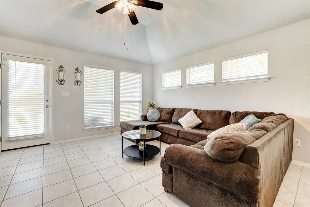 281 Gaida Loop Georgetown TX 78628