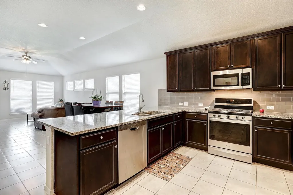 281 Gaida Loop Georgetown TX 78628