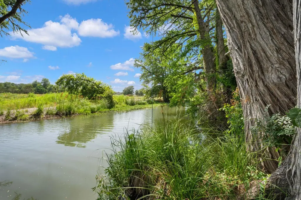 170 Overland Trail W Hunt TX 78024