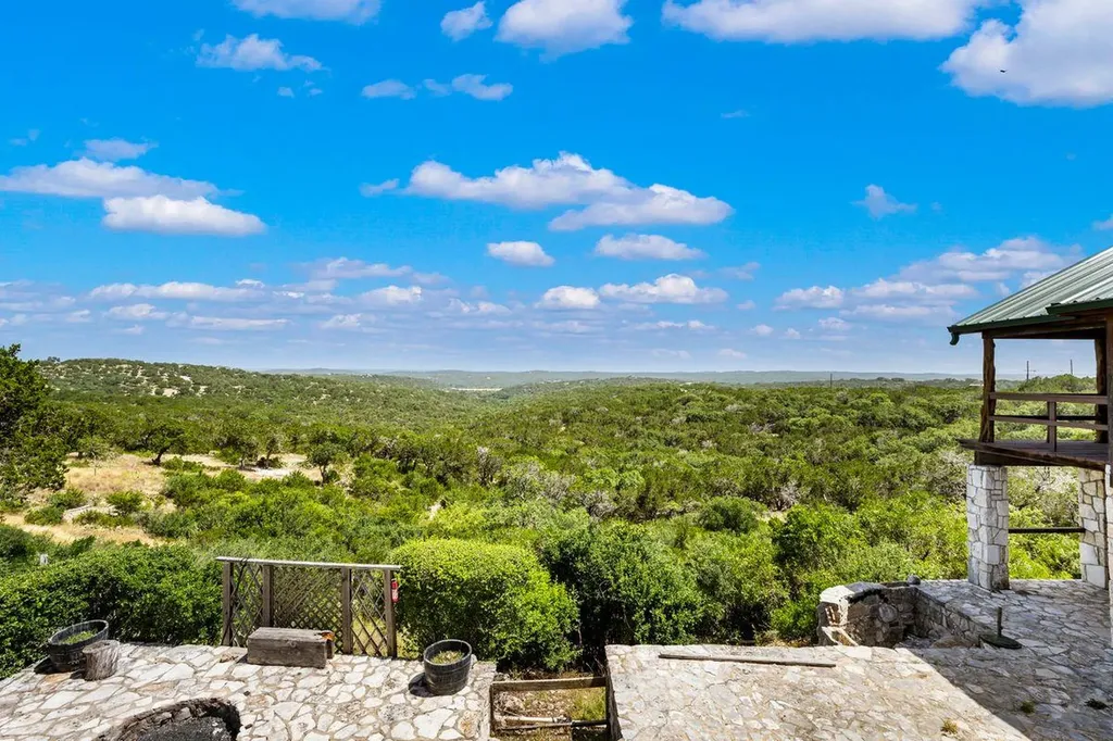 170 Overland Trail W Hunt TX 78024
