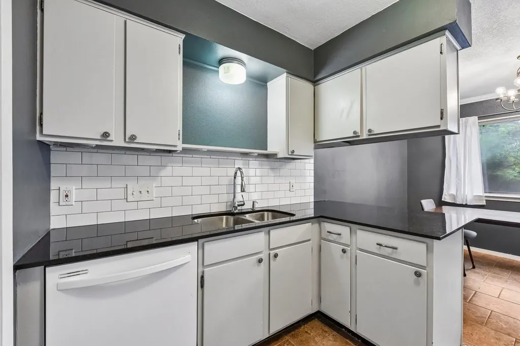 1413 W Braker Lane Austin TX 78758