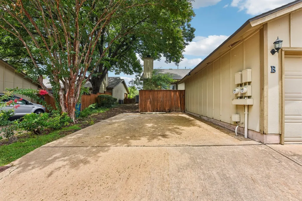 1413 W Braker Lane Austin TX 78758