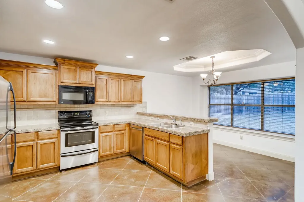 300 S Venture Boulevard S Lago Vista TX 78645
