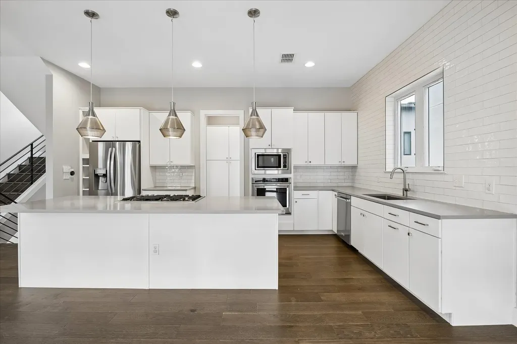 5006 Pecan Springs Road Austin TX 78723