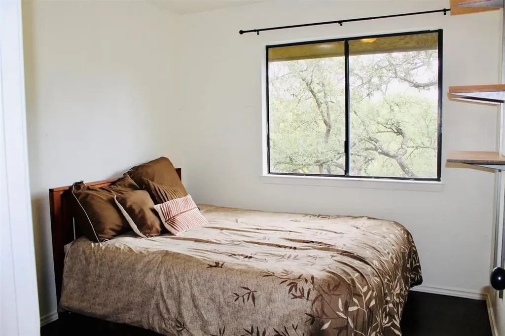 105 N Summit Ridge Drive Point Venture TX 78645