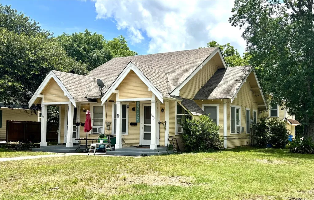 803 Elm Street Seguin TX 78155