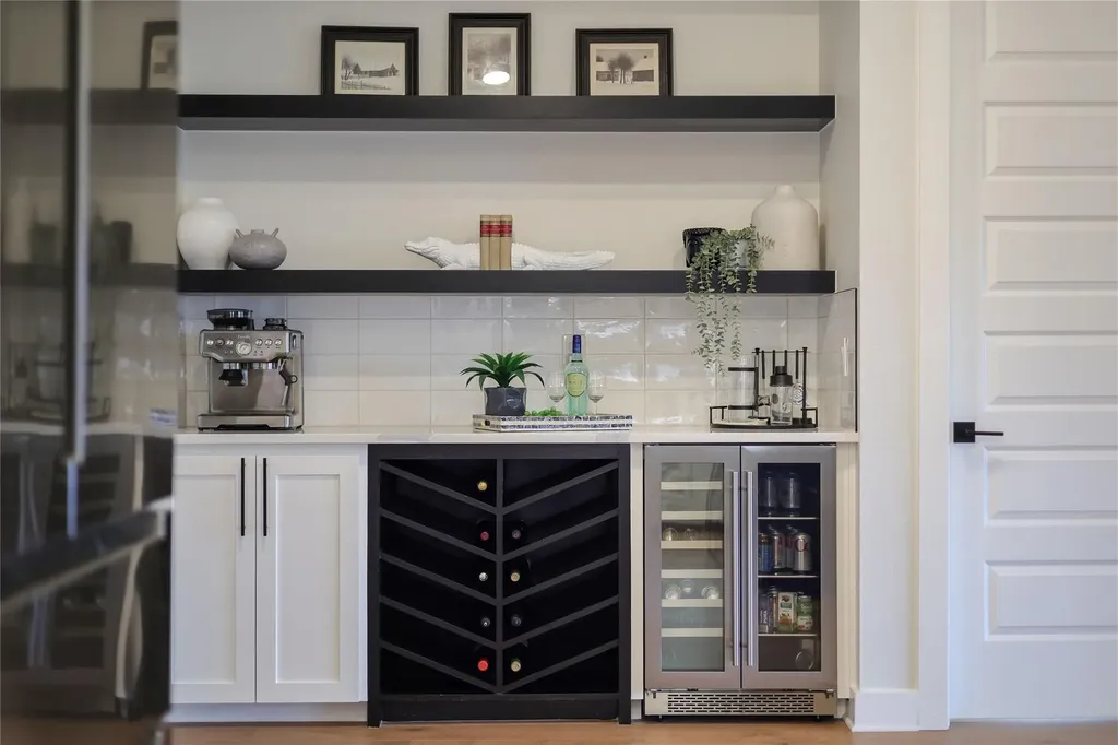 432 Venture Boulevard S Point Venture TX 78645