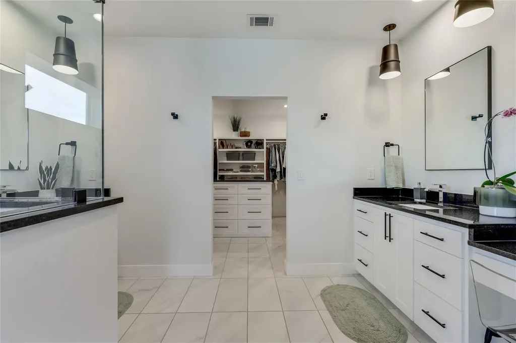 432 Venture Boulevard S Point Venture TX 78645