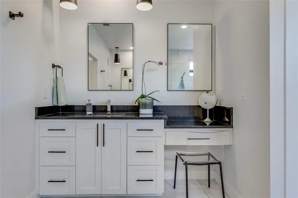 432 Venture Boulevard S Point Venture TX 78645