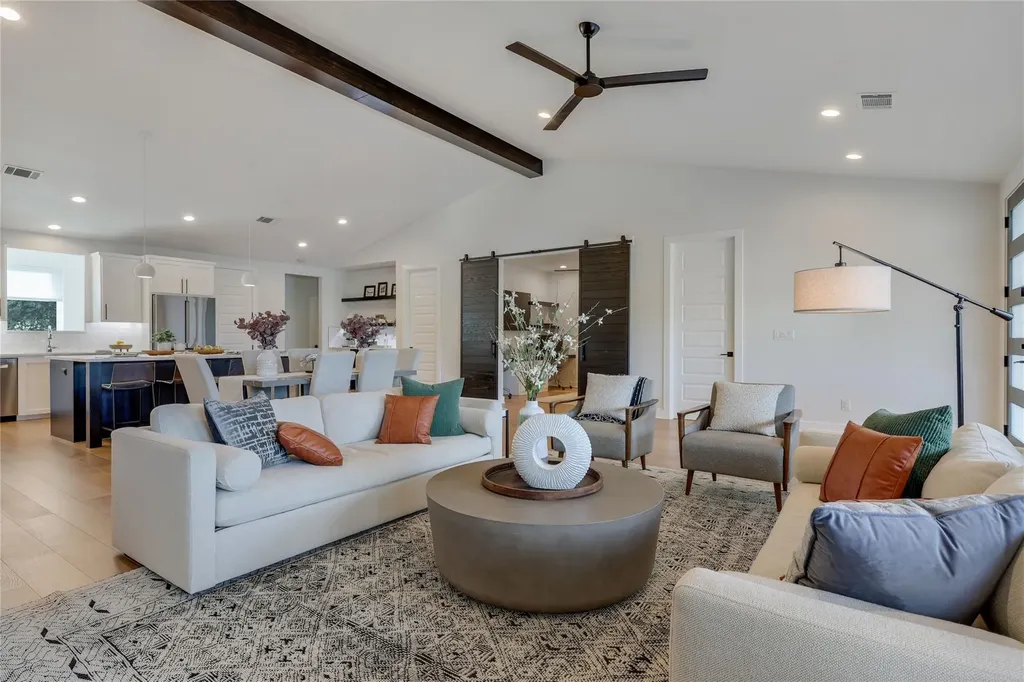 432 Venture Boulevard S Point Venture TX 78645