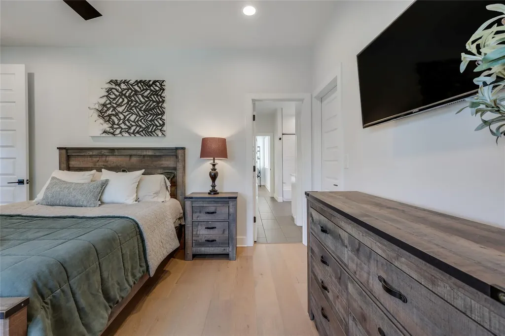 432 Venture Boulevard S Point Venture TX 78645