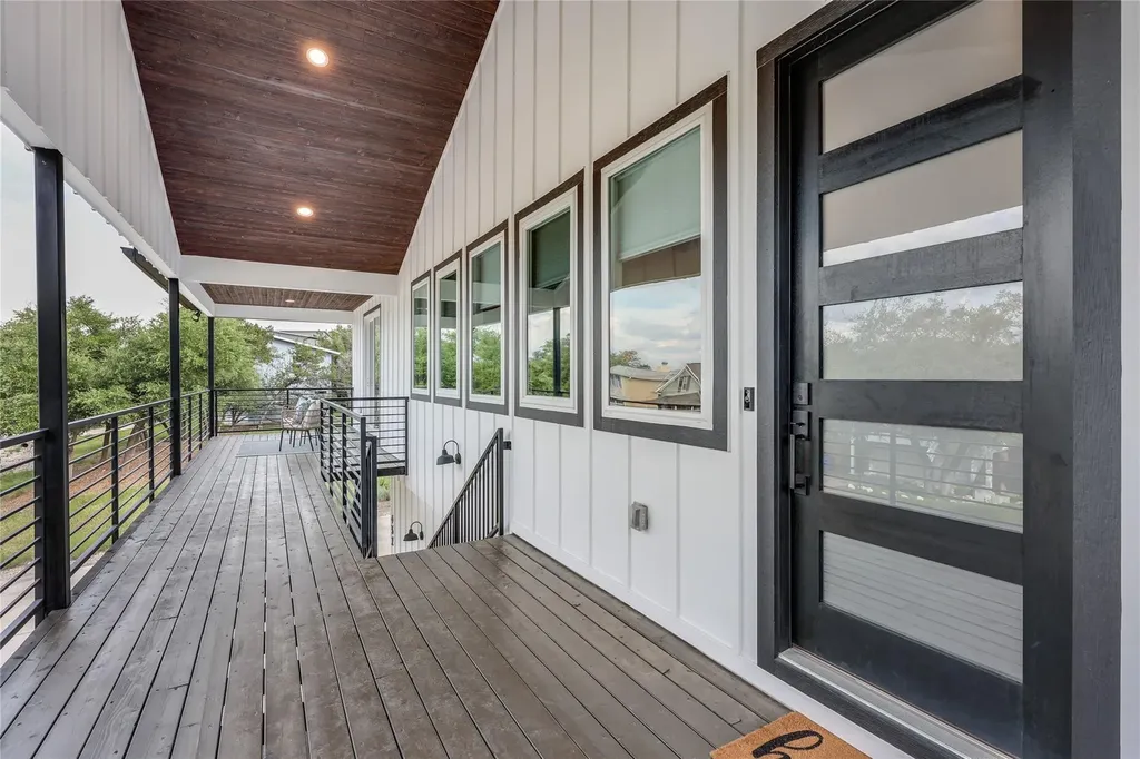 432 Venture Boulevard S Point Venture TX 78645
