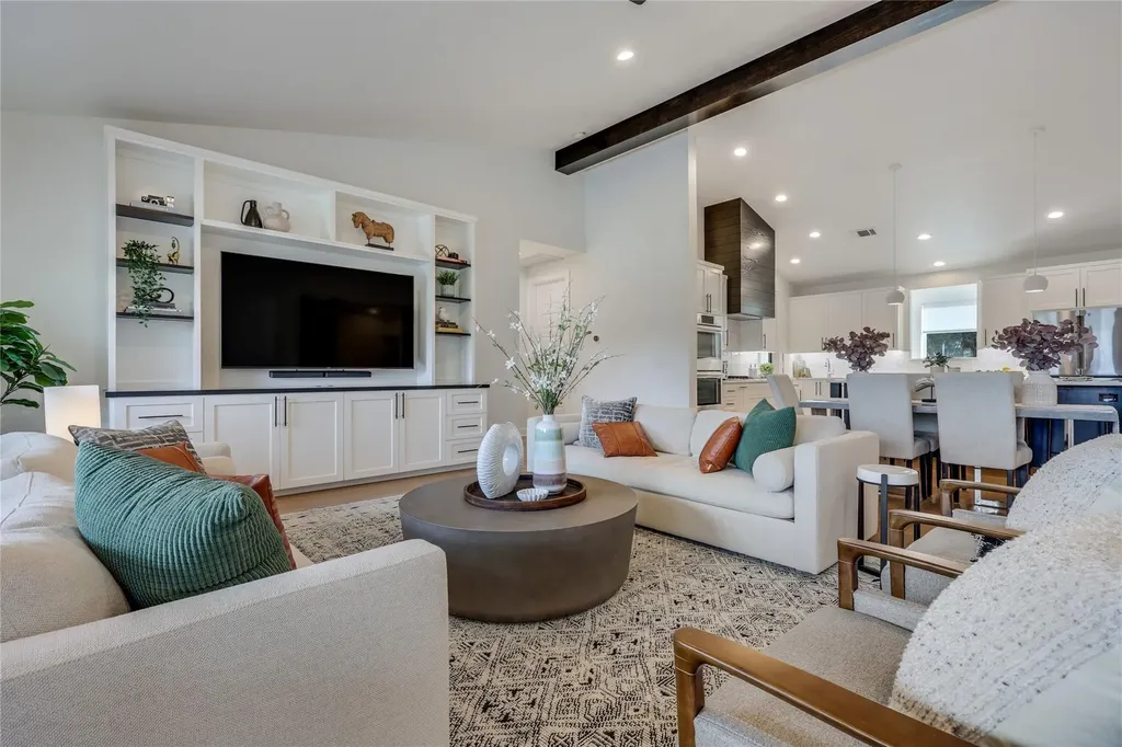 432 Venture Boulevard S Point Venture TX 78645