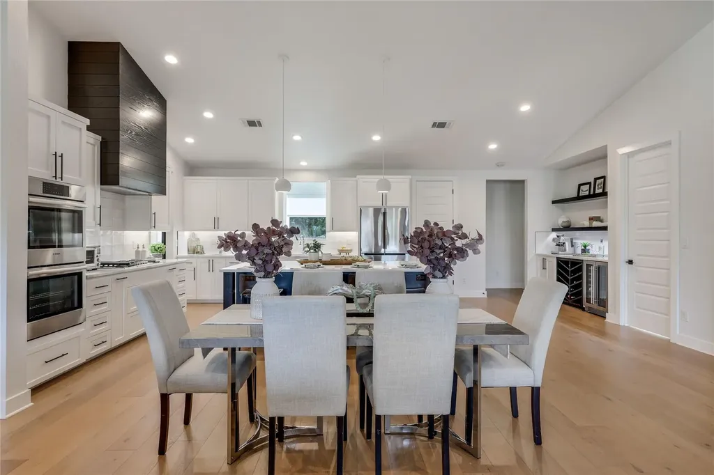432 Venture Boulevard S Point Venture TX 78645