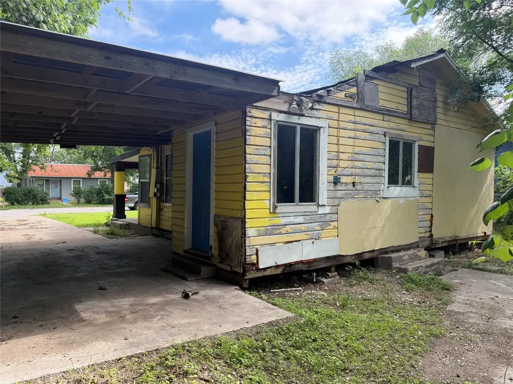 506 Ruddy Street Lockhart TX 78644