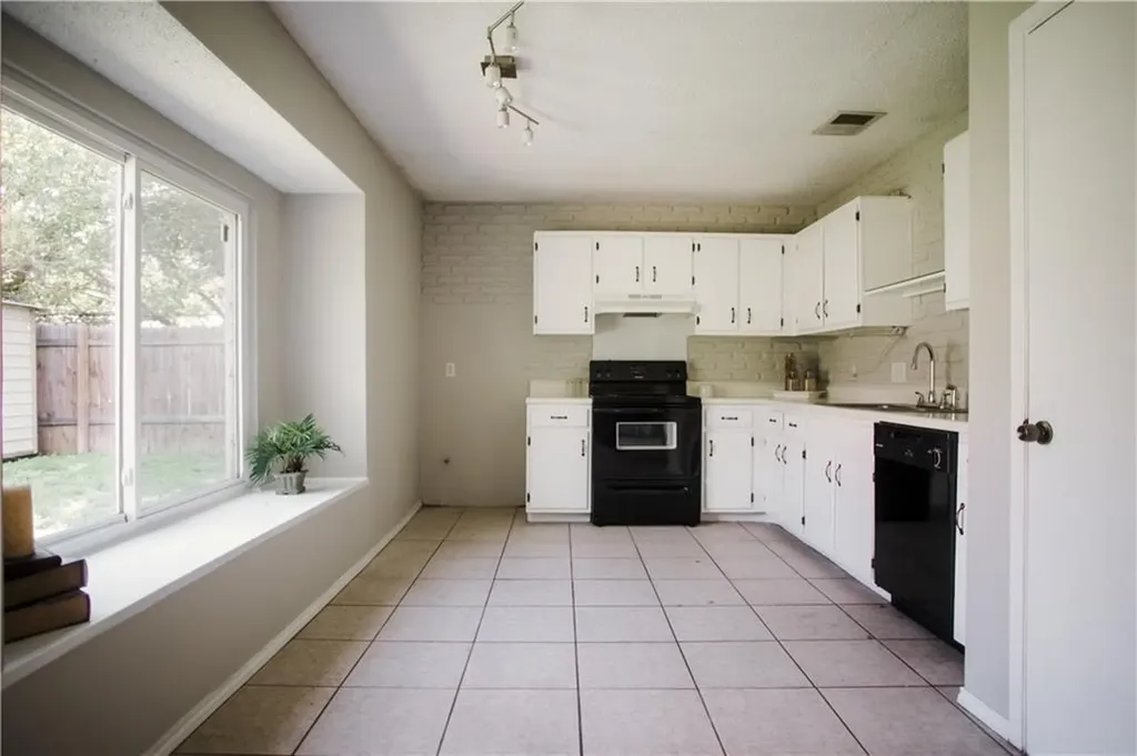 1008 Longmeadow Drive Round Rock TX 78664