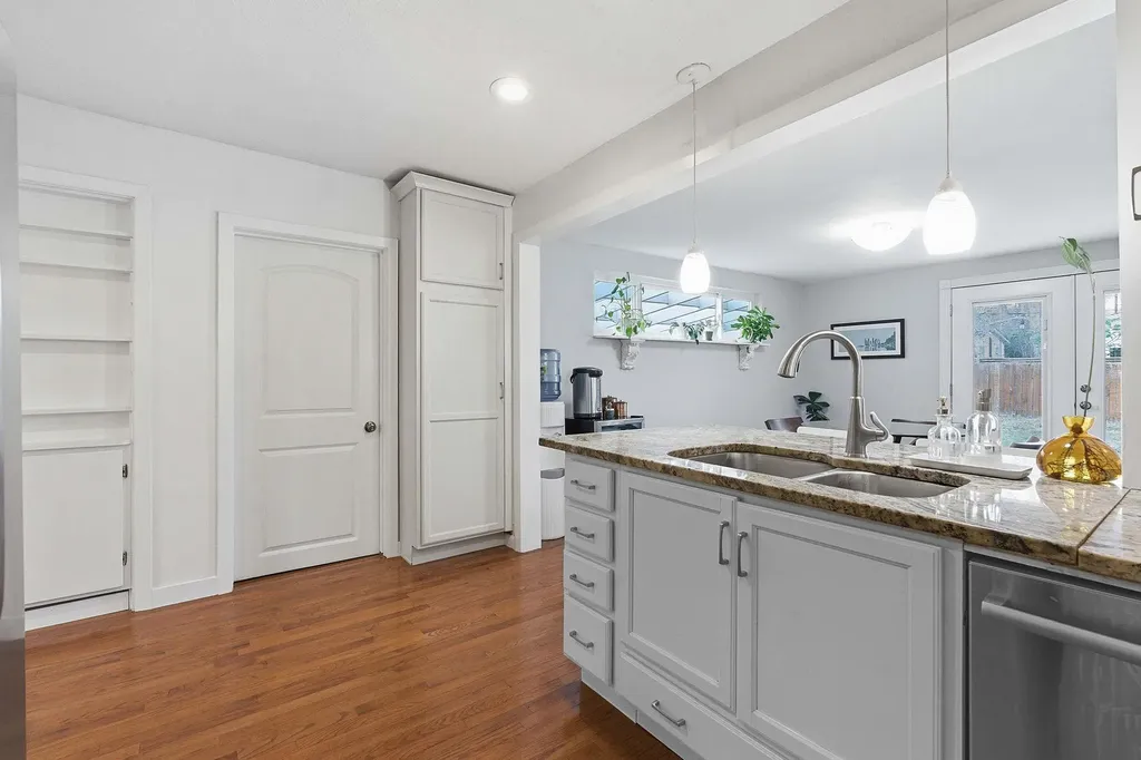 912 E 55th 1/2 Street Austin TX 78751