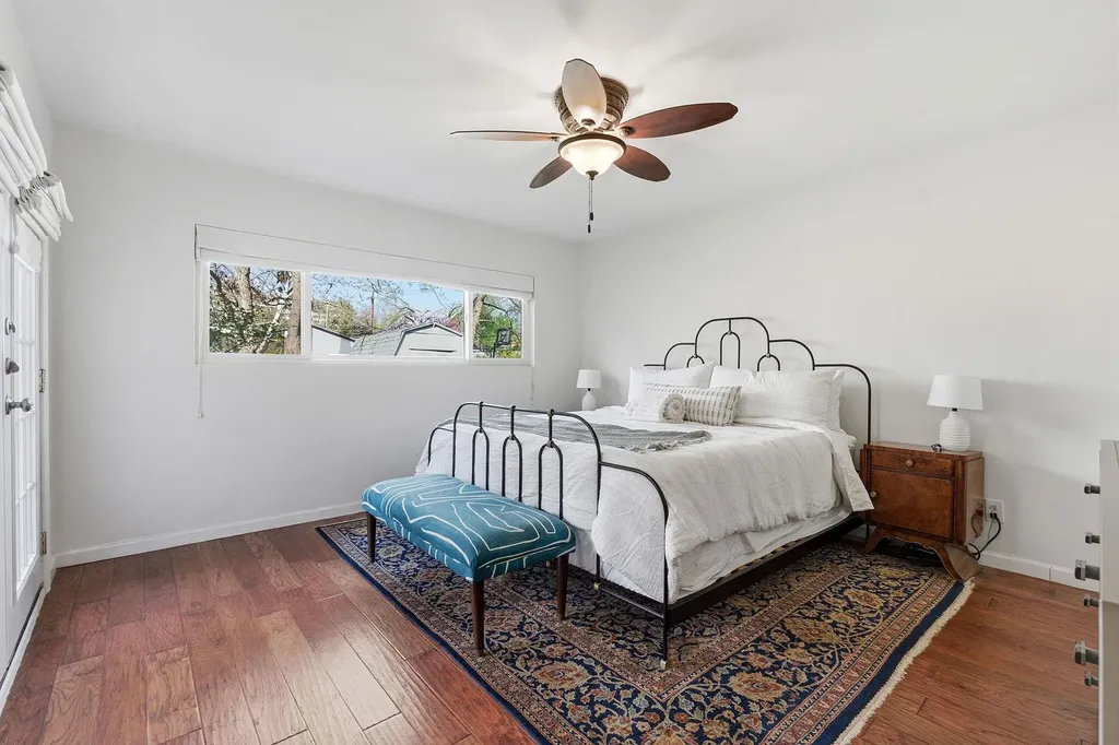 912 E 55th 1/2 Street Austin TX 78751