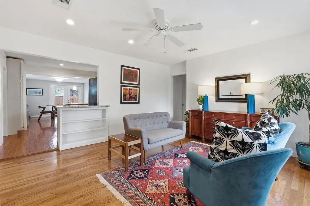 912 E 55th 1/2 Street Austin TX 78751