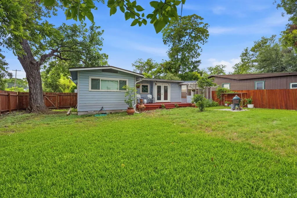 912 E 55th 1/2 Street Austin TX 78751