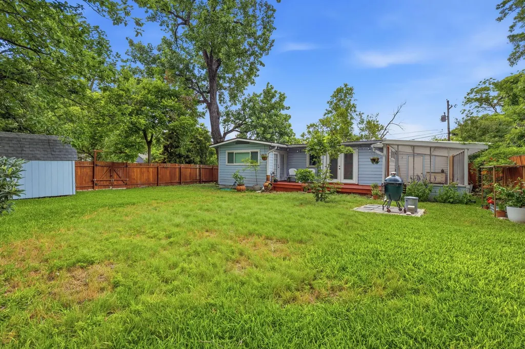 912 E 55th 1/2 Street Austin TX 78751