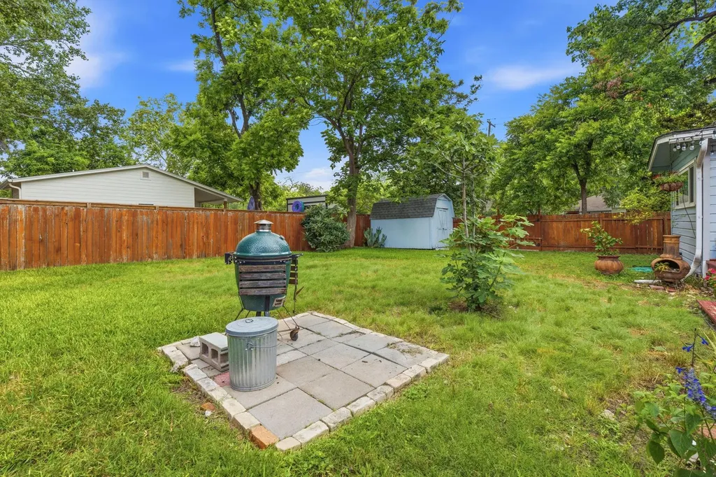 912 E 55th 1/2 Street Austin TX 78751