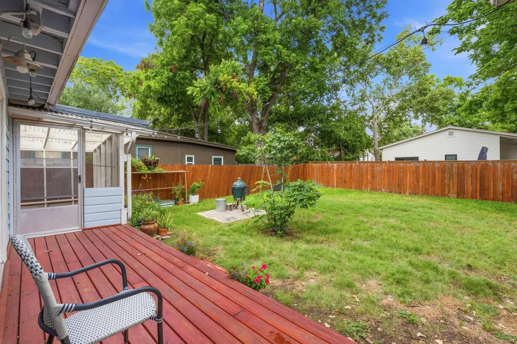 912 E 55th 1/2 Street Austin TX 78751