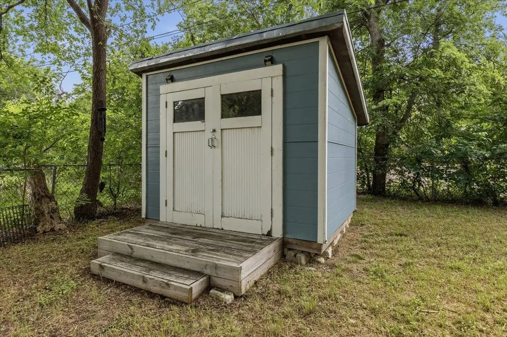 5705 Duval Street Austin TX 78752