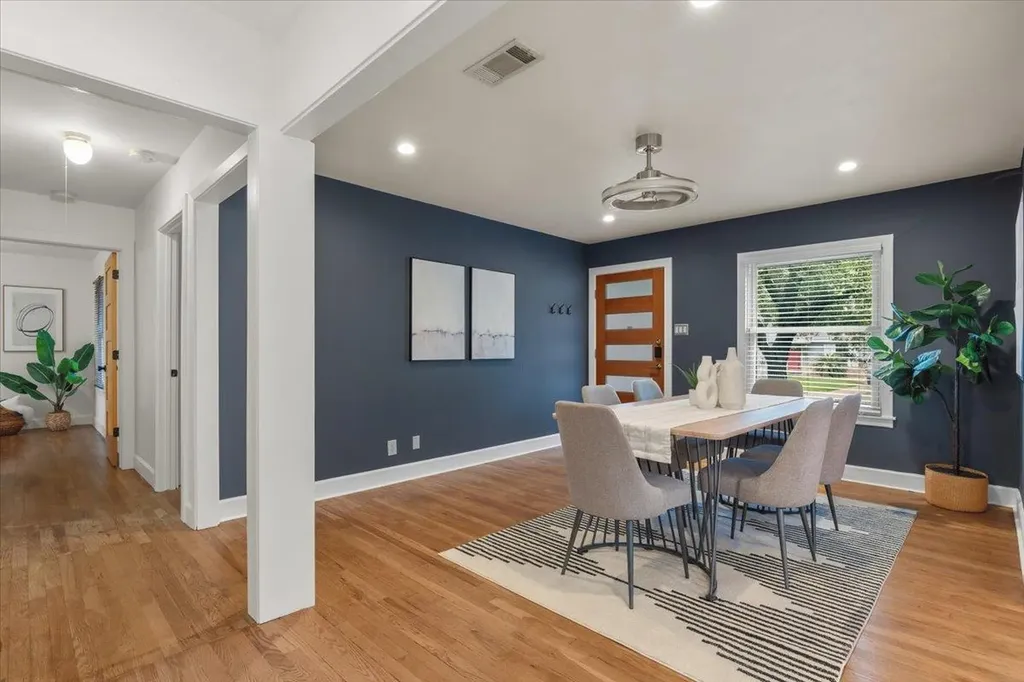 5705 Duval Street Austin TX 78752