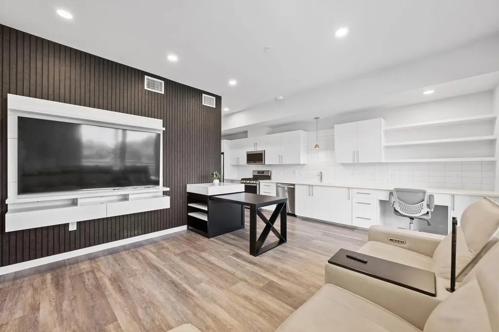 4004 Banister Lane Austin TX 78704