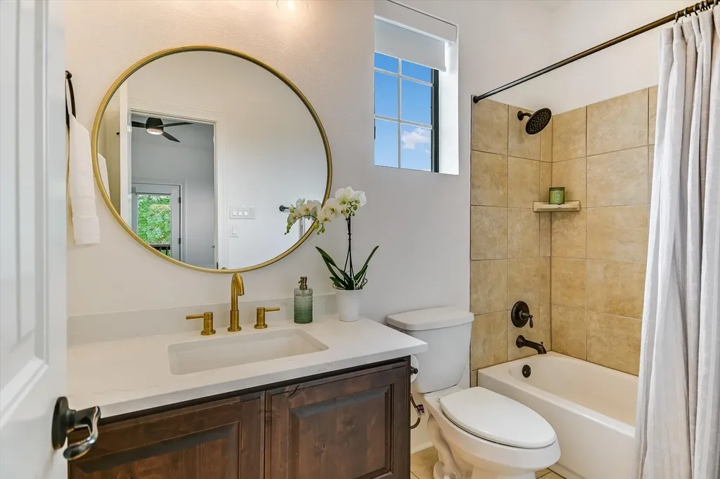 13 Prestonwood Circle Austin TX 78734
